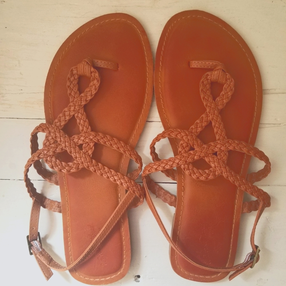 Universal Threads 8.5 W Women's Sandals Cognac